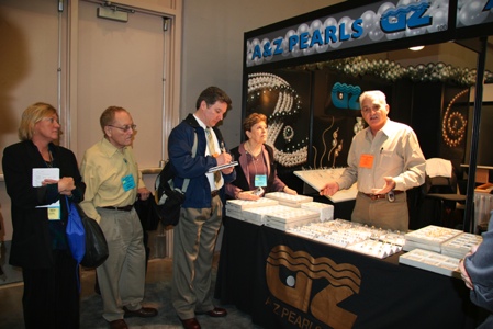 Pearl dealer Avi Raz always has new and interesting pearls as well as information about pearl pricing.