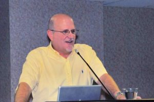 Richard Hughes, super showman